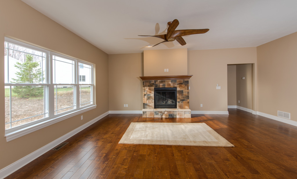 007 Living Room with Fireplace